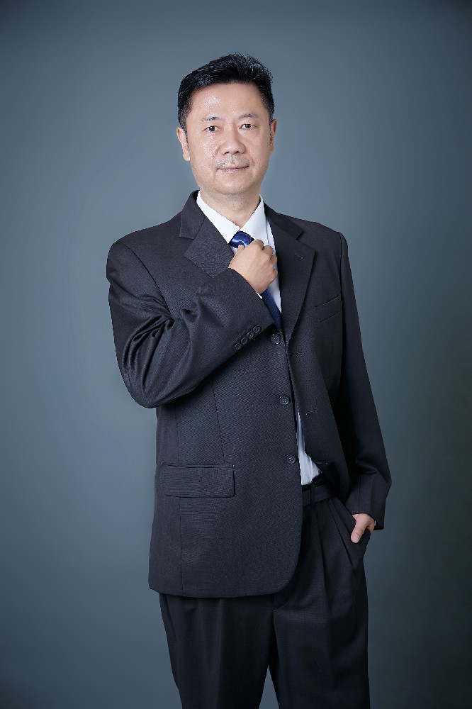 李宏伟