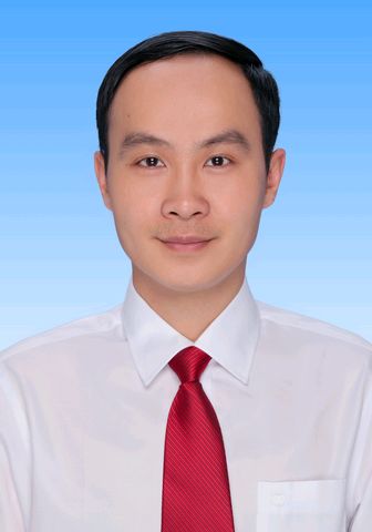 李何鹏