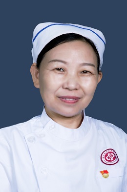 李君