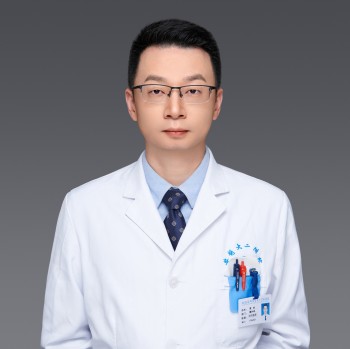 曹炜