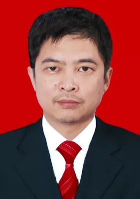 王文伟