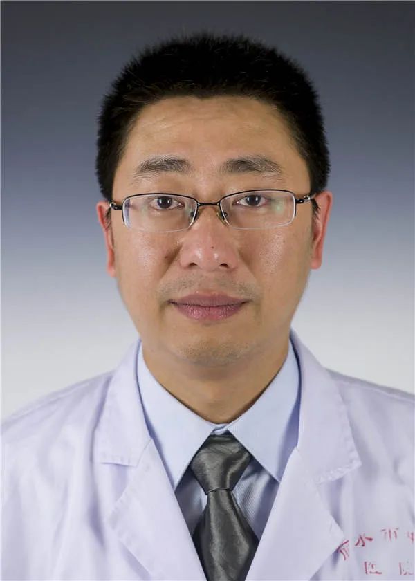 邬至平主任医师