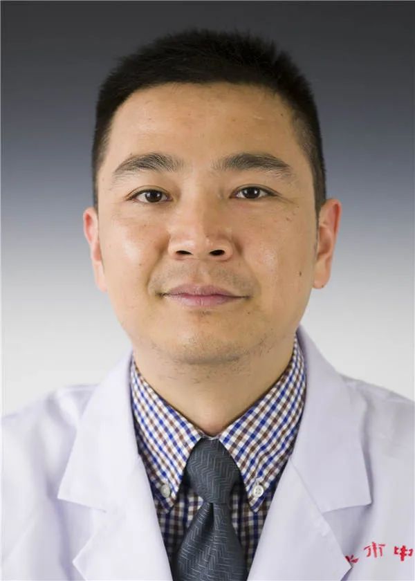 叶伟东主任医师