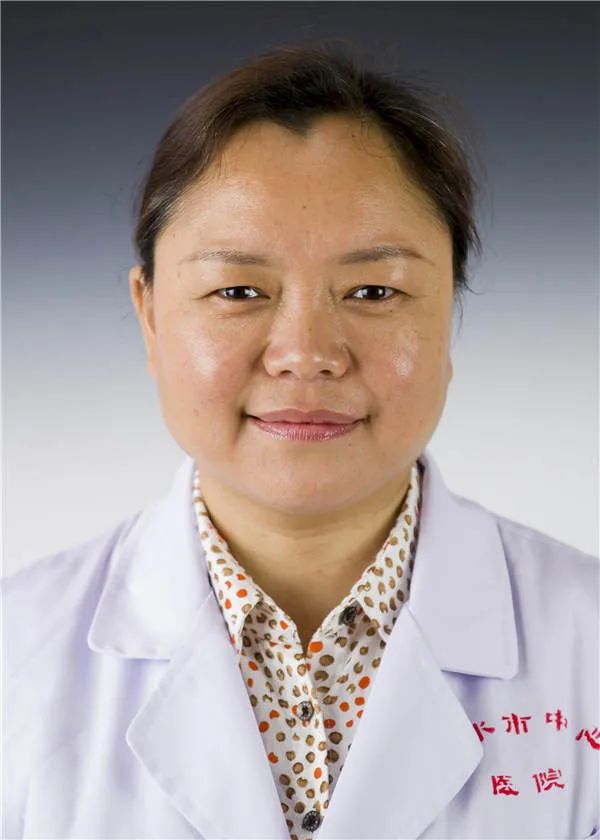 梁铁美副主任药师