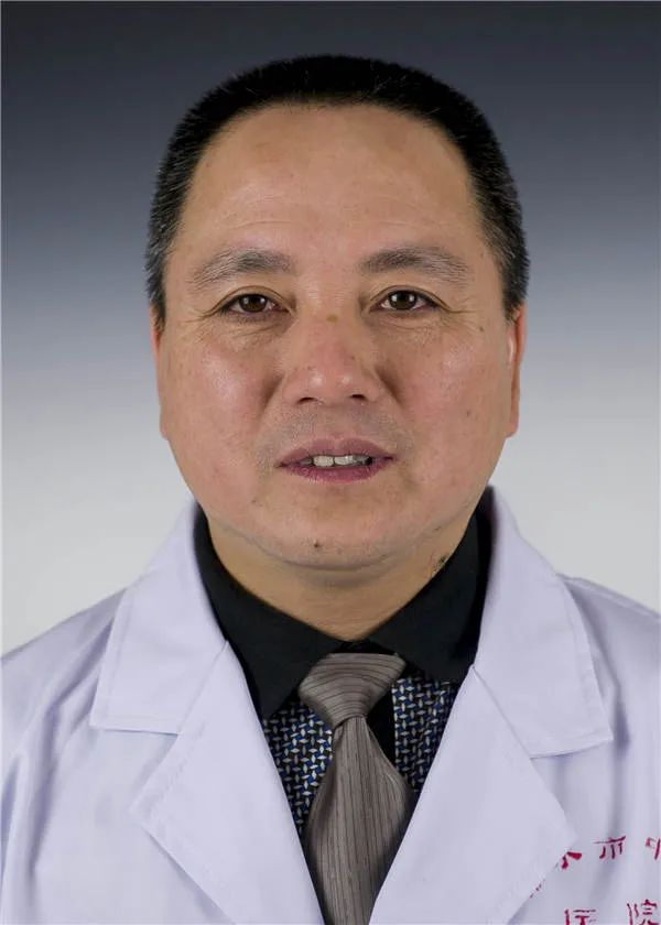 丁茂文副主任技师