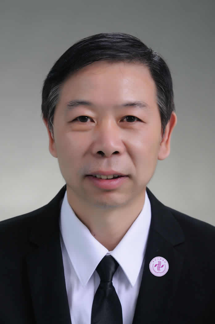 崔丙周科主任、主任医师