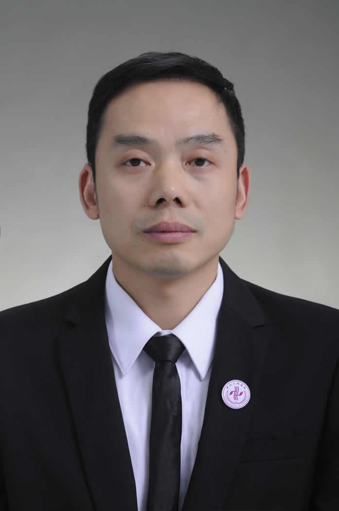 严枭副主任医师