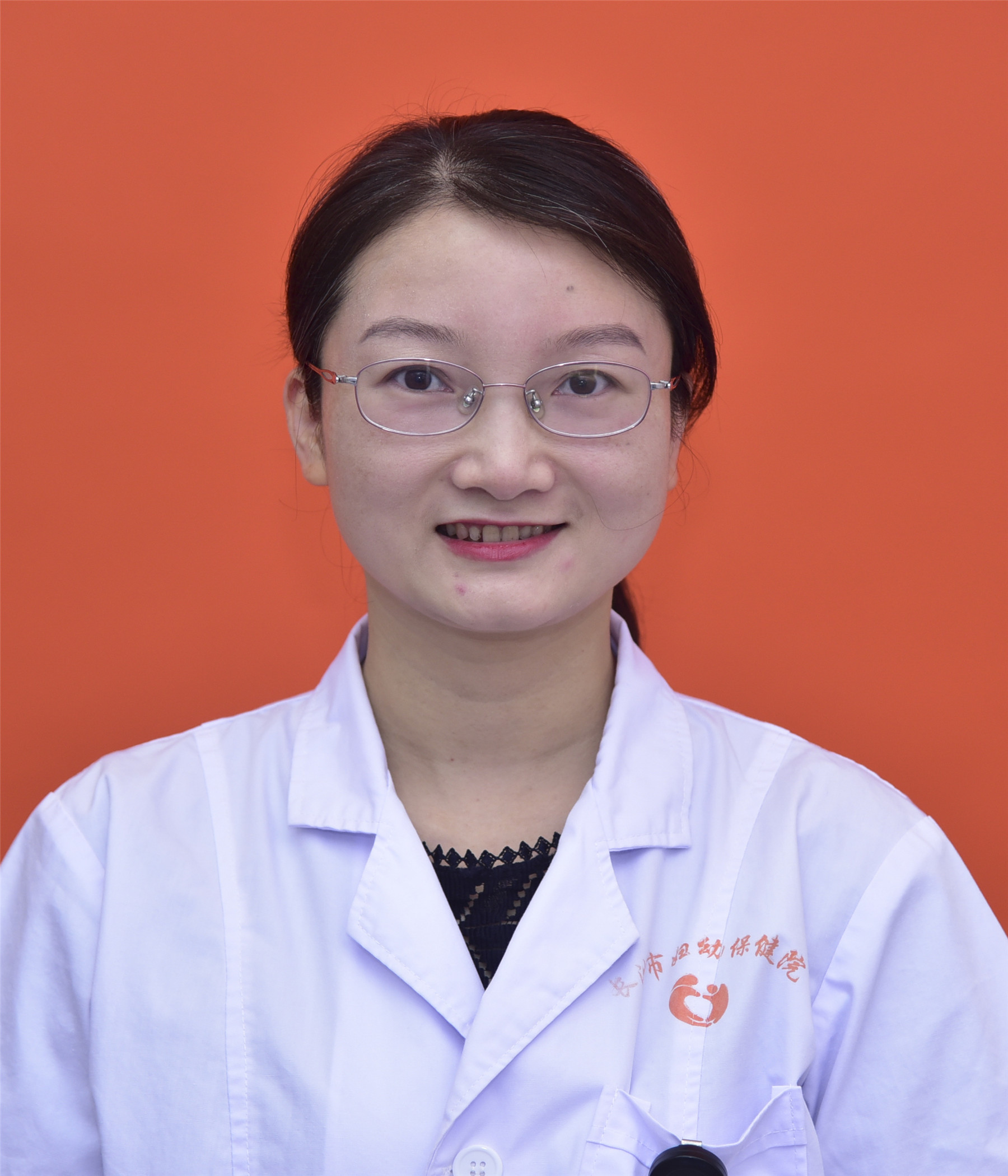 叶春华 副主任医师