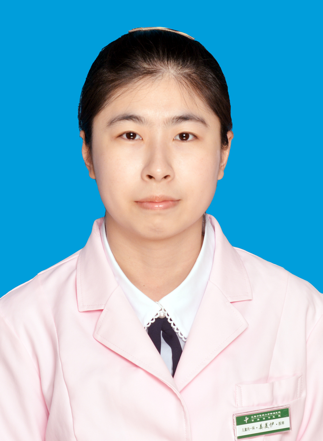 姜美伊                        职称：医师