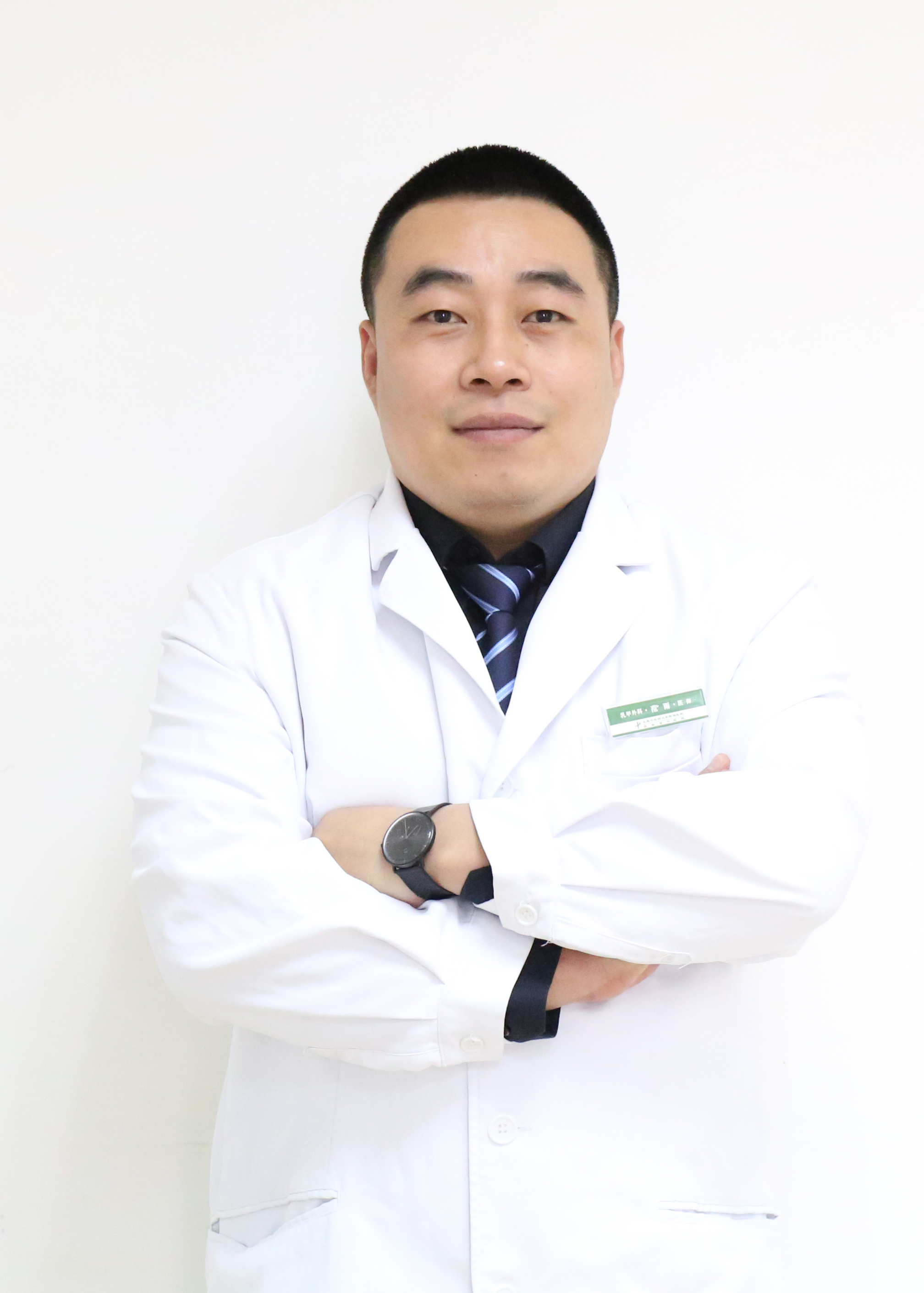 范雨                        职称：