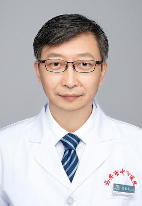 饶春光 　 职称：主任医师