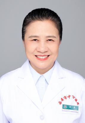 戚英 　 职称：主任医师