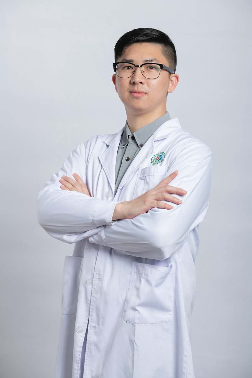 梁威豪