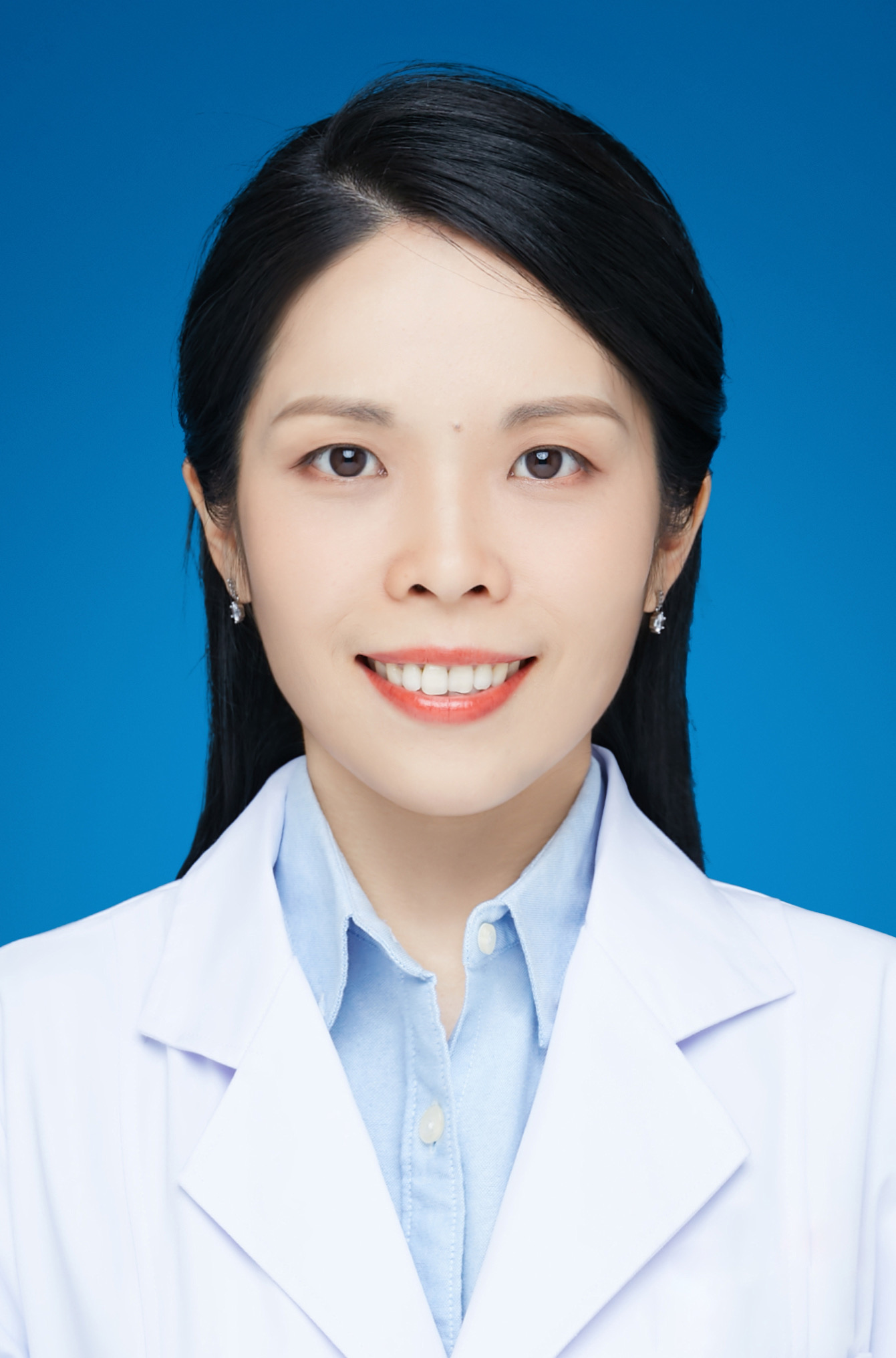 田园副主任医师