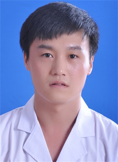 张灿
