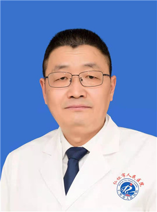 何平口腔科主任