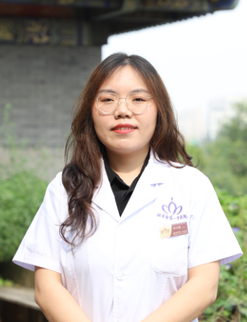 邹训霞主治中医师