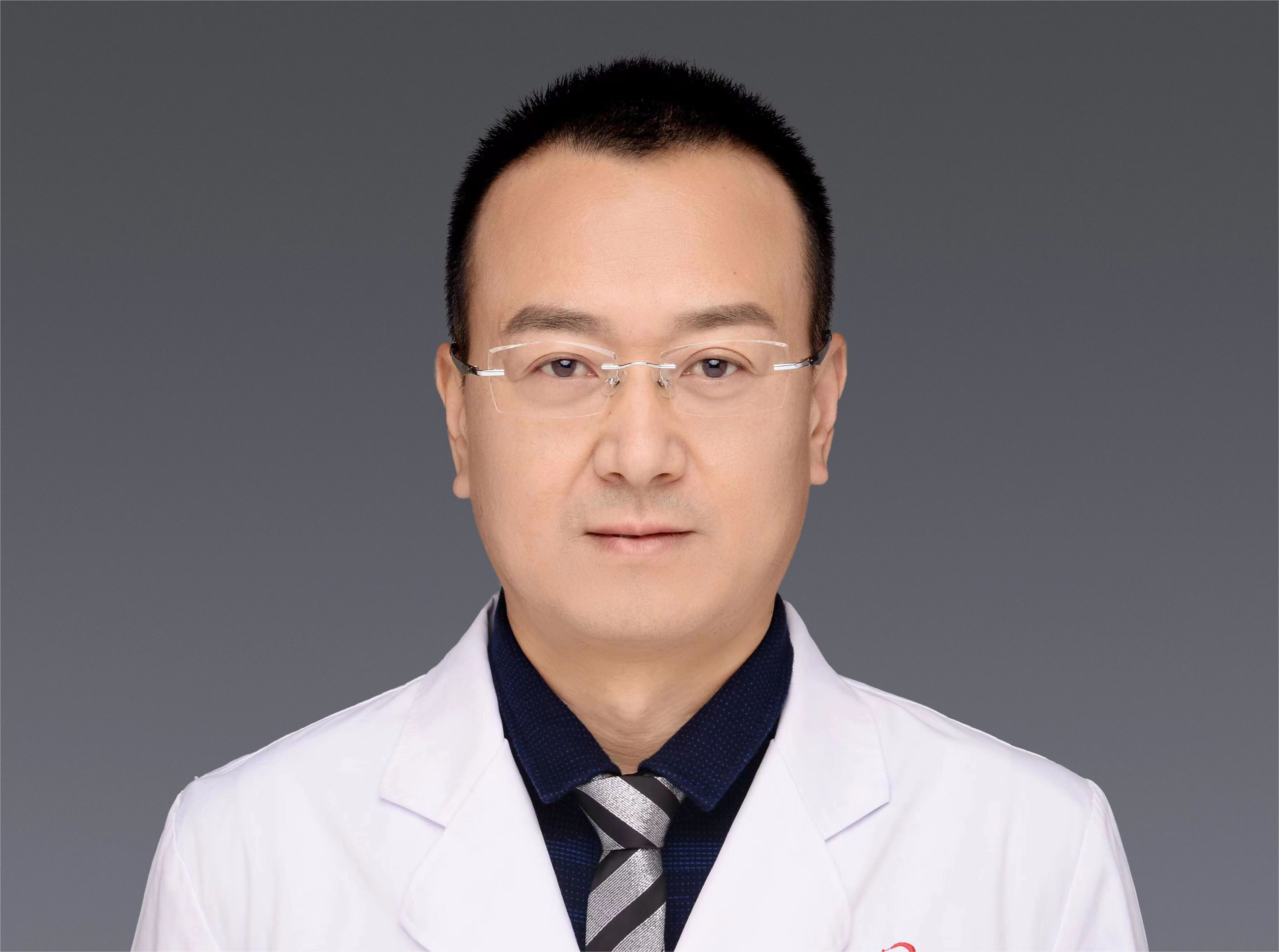 关鹏飞主任医师