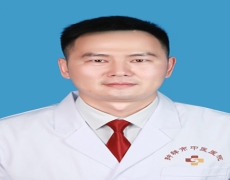 肺病科副主任：胡毅