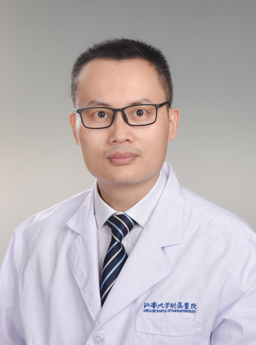 严炯副主任医师